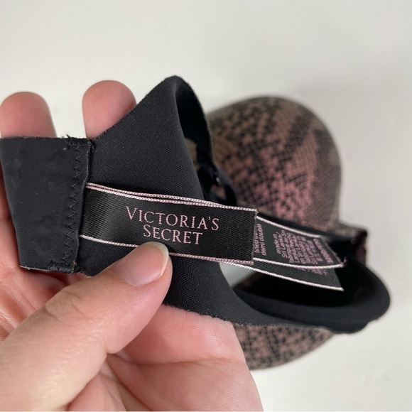 Victoria’s Secret Snakeskin Print Lined Demi Bra Size 32DD - Picture 4 of 5